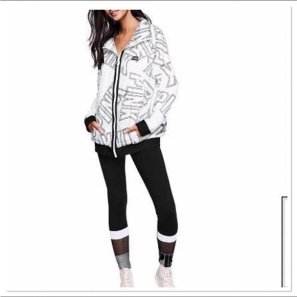 NWT VS PINK RARE SET - Picture 2 of 7